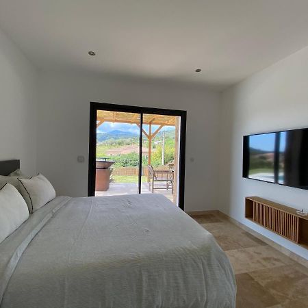 Villa de charme avec piscine à Ajaccio Alata Esterno foto