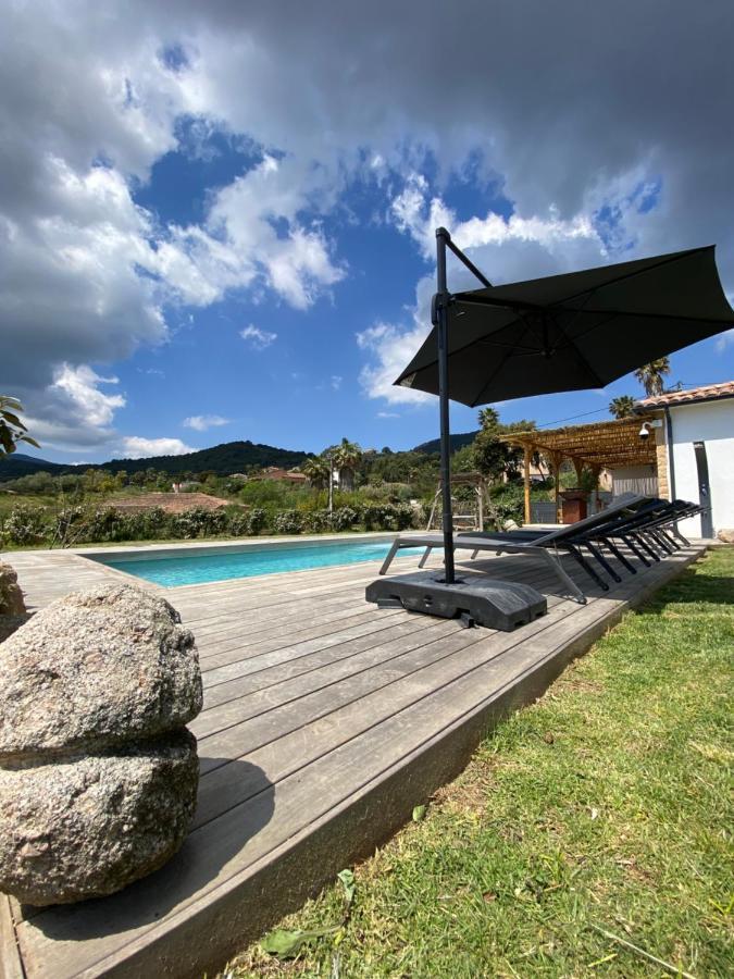 Villa de charme avec piscine à Ajaccio Alata Esterno foto